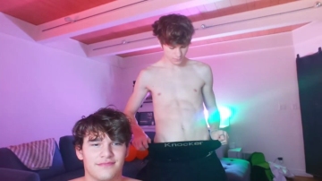 Thejohnnystone  08-09-2021 video spray milk